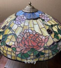 Antique Leaded Glass Chrysanthemum Lamp