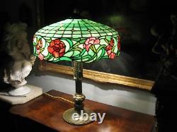 Antique R. Williamson & Co Carnation Stained / Leaded Glass Lamp