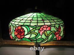 Antique R. Williamson & Co Carnation Stained / Leaded Glass Lamp