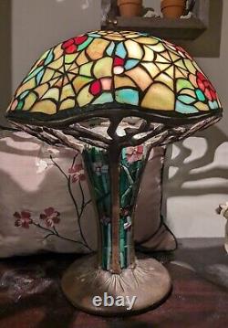 Antique Tiffany Spider Web Floral Design Stain Glass With Bronze Base Lamp