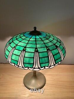 Antique Trumpet Lily Floral Stained Glass Table Lamp