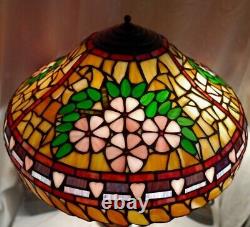 Antique lamp, Stained Glass in the Tiffany Studio Style Tradition