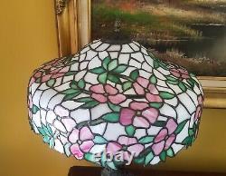 Arts&Crafts, Nouveau Floral Signed Chicago Mosaic Leaded Stained Slag Glass Lamp