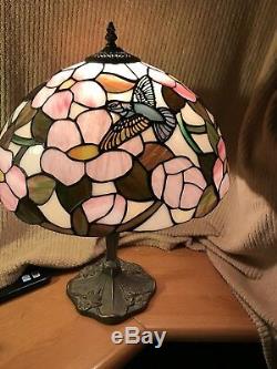 Beautiful vintage bird and flower tiffany style table lamp