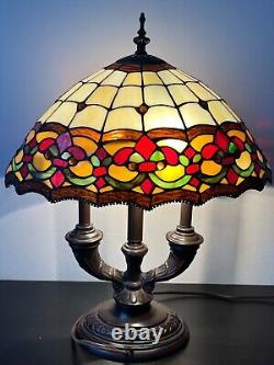 DALE TIFFANY AUTHENTIC RARE STAINED GLASS TABLE LAMP Retired Richardson Series