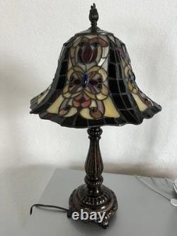 Dale Tiffany Butterfly Tulip Table Lamp Stained Glass Bronze Base