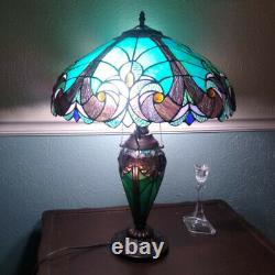 Emerald Green Victorian Theme Tiffany Style Stained Glass Table Lamp with Lit Base