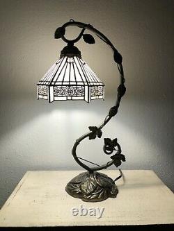 Enjoy Tiffany Style White Stained Glass Table Lamp Vintage H20.5W11 Inch