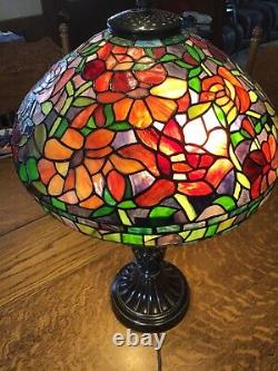 Gorgeous Dale Tiffany Stained Glass Table Lamp 26 Tall