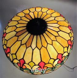 Gorgeous UNIDENTIFIED Antique American 25 Leaded Stained Glass Lamp c. 1915
