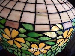 Handel Daisey stained glass lamp -early 20th century, Tiffany style