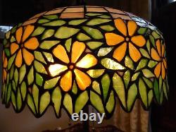 Handel Daisey stained glass lamp -early 20th century, Tiffany style