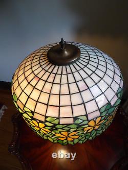 Handel Daisey stained glass lamp -early 20th century, Tiffany style
