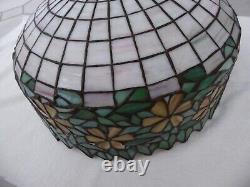 Handel Daisey stained glass lamp -early 20th century, Tiffany style