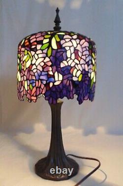 Leaded Glass Tiffany-Style Wisteria Table Lamp Light