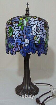 Leaded Glass Tiffany-Style Wisteria Table Lamp Light