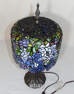 Leaded Glass Tiffany-Style Wisteria Table Lamp Light