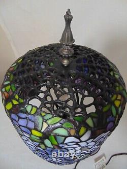 Leaded Glass Tiffany-Style Wisteria Table Lamp Light