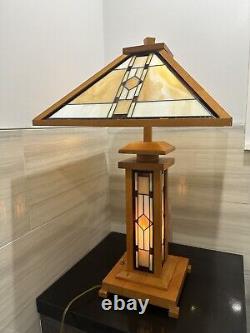 Mission Design Stained Glass Tiffany Style Lit Base Light Wood 30 Table Lamp
