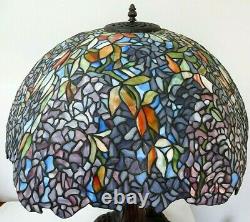QUOIZEL LABURNUM STAINED GLASS TABLE LAMP WISTERIA vintage tiffany craftsman