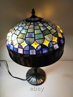 Quoizel 22 Stained Glass Tiffany Style Table Lamp 2 Lights