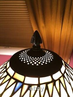 Quoizel Stained Glass Lamp with Double Bulb & Geometric Design VINTAGE RARE-GREAT