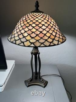 Quoizel Stained Glass Tiffany Lamp Fish Scaled 19 In Table Lamp Vintage Scallop