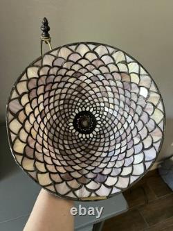 Quoizel Stained Glass Tiffany Lamp Fish Scaled 19 In Table Lamp Vintage Scallop
