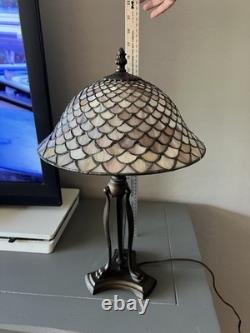 Quoizel Stained Glass Tiffany Lamp Fish Scaled 19 In Table Lamp Vintage Scallop