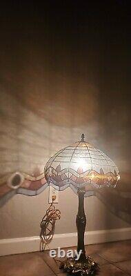 RARE @ L&LWMC Table Lamp 9746 stained glass brass bottom Tiffany style lamp