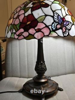 RARE Vintage Butterfly Dale Tiffany Stained Glass Lamp Antique