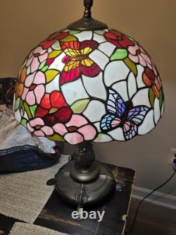 RARE Vintage Butterfly Dale Tiffany Stained Glass Lamp Antique