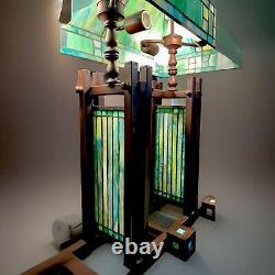 Rare Frank Lloyd Wright Architectural Designed Tiffany Style Stained Glass Lamp