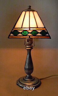 Small Antique Arts & Crafts Moe Bridges Table Boudoir Accent Stained Glass Lamp