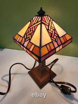 Small Tiffany Style Stained Glass Desk Table Lamp