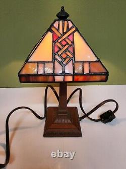 Small Tiffany Style Stained Glass Desk Table Lamp