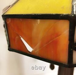 Songbird stained glass lamp. 4 different bird panels. Double pull chain on/off