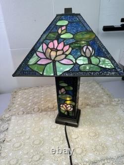 Stained Glass Floral Pattern Table Lamp Triangle Shade Art Multicolor