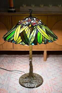 Stunning Paul Sahlin's Tiffany's Stained Glass Table Lamp Feather Design