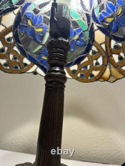 Stunning Vintage Stained Glass Tiffany Style Lamp Pristine Condition Works Great