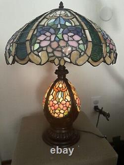 TIFFANY STYLE PRETTY PETALS TABLE LAMP STAINED GLASS HSN 22 x 16