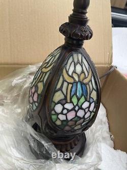 TIFFANY STYLE PRETTY PETALS TABLE LAMP STAINED GLASS HSN 22 x 16