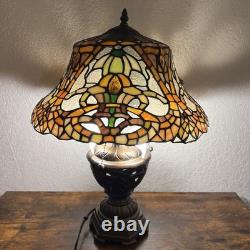 TIFFANY-STYLE Vtg Stained Glass Lamp