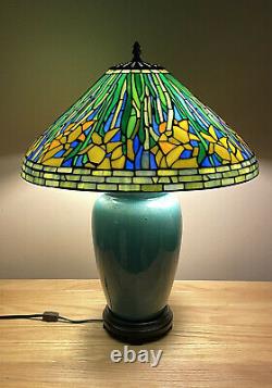 Tiffany Studio Reproduction Long Stem Daffodil Stained Glass Lamp