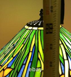 Tiffany Studio Reproduction Long Stem Daffodil Stained Glass Lamp