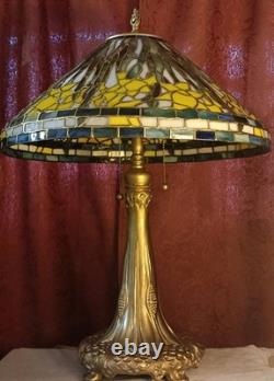 Tiffany Studio Reproduction Yellow Daffodils Stained Glass Lamp