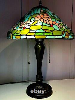 Tiffany Style 16 Water Lily Stained Glass Shade Table Lamp