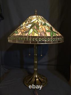 Tiffany Style 25 Inch Bamboo Design Stained Glass Table Lamp By Quoizel Lighting