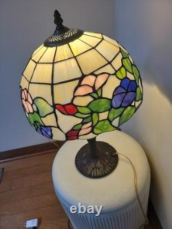 Tiffany-Style Floral Pattern Stained Glass Table Lamp 18h Vintage
