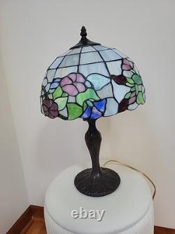 Tiffany-Style Floral Pattern Stained Glass Table Lamp 18h Vintage